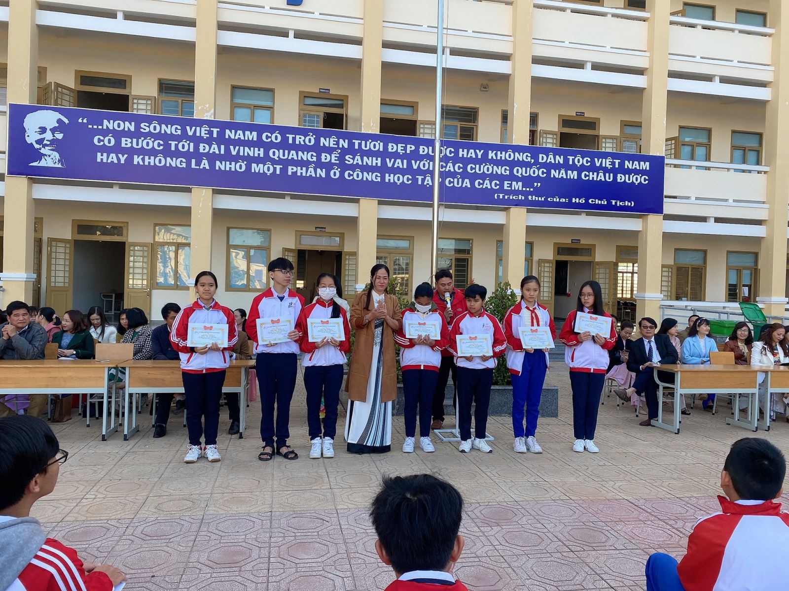 Hoạt động học tập